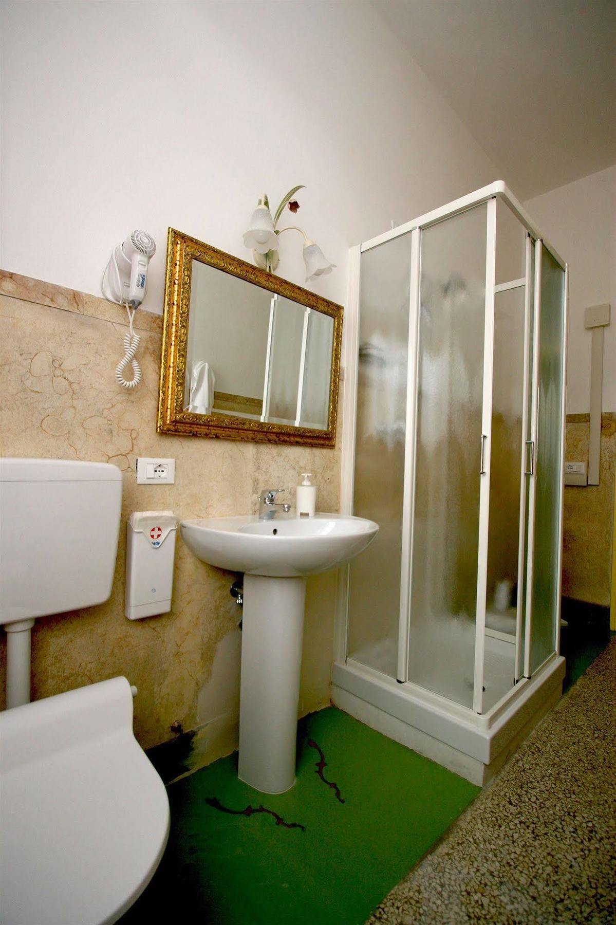 Corte Canal Венеция Екстериор снимка